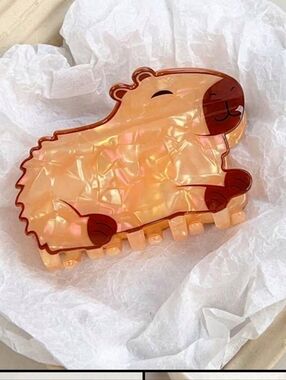 Capybara Hair Clip